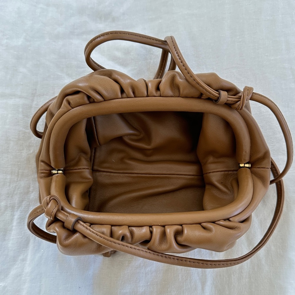 Bottega Veneta Pouch 20 Clutch Camel Brown